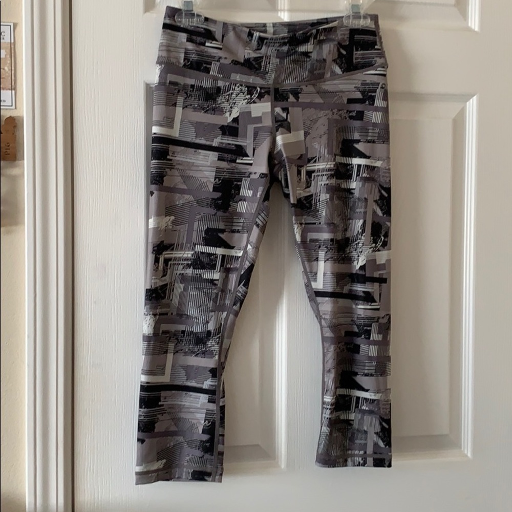 Pattern capris leggings
